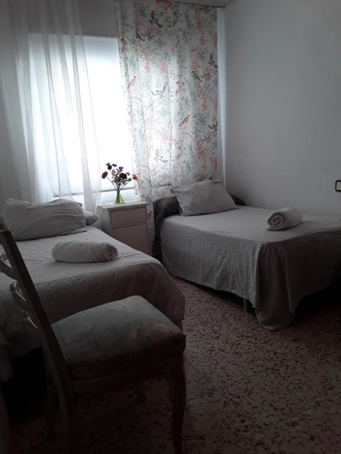 Anahouse Apartment อัลกาลาเดเอนาเรส ภายนอก รูปภาพ