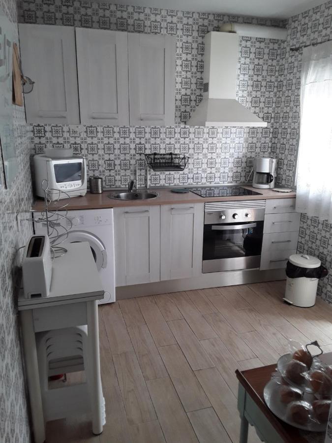 Anahouse Apartment อัลกาลาเดเอนาเรส ภายนอก รูปภาพ