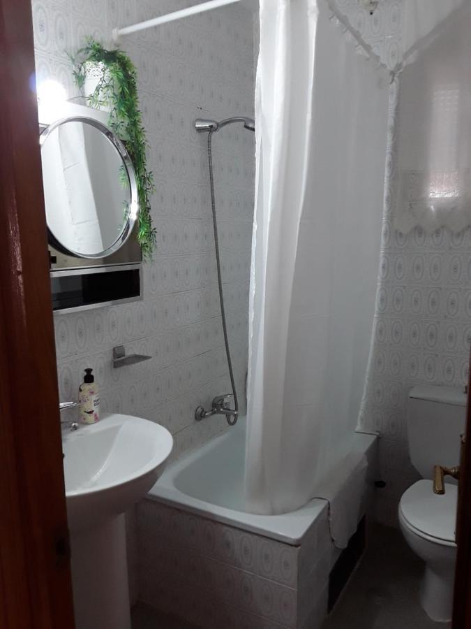 Anahouse Apartment อัลกาลาเดเอนาเรส ภายนอก รูปภาพ